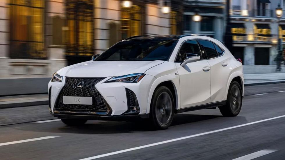 Πρεμιέρα με 199 άλογα και νέα μπαταρία για το Lexus UX 300h